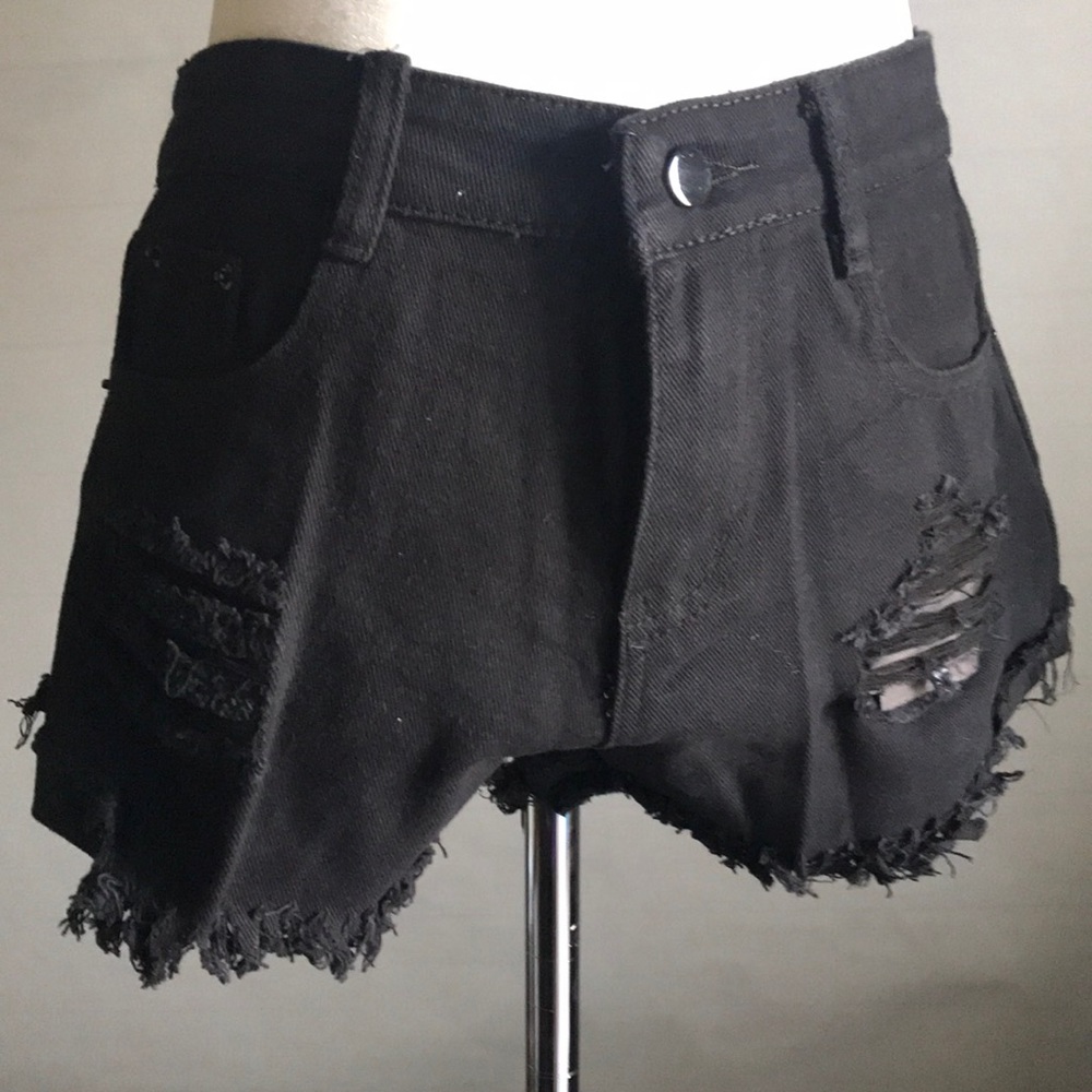 Black Distressed Denim Shorts🖤